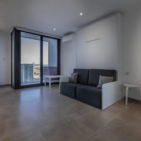 Apartment Great Studio With View-hosted By Sweetstay *