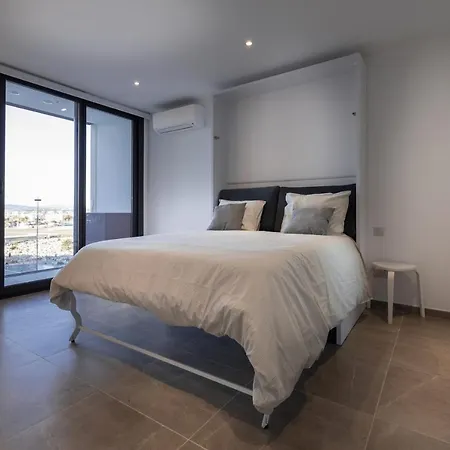 Apartment Great Studio With View-hosted By Sweetstay *